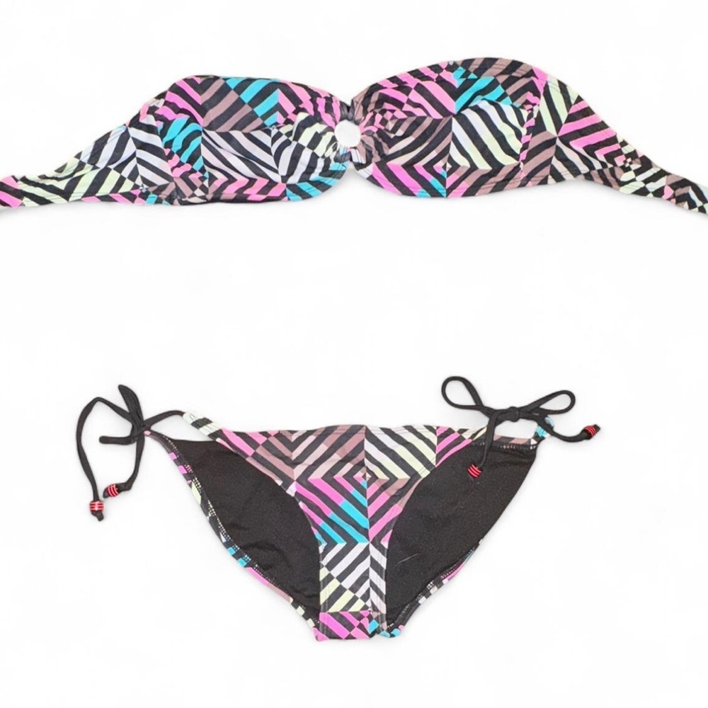 Geometric Patterned Bikini Set - Picture 3 of 4